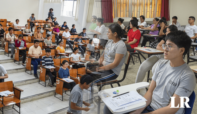 Miles de personas rindieron el examen de admisión de San Marcos. Foto: composición LR/Fabrizio Oviedo/UNMSM