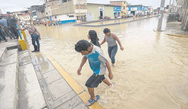 Que no se repita. Así quedaron las calles de Piura tras las lluvias ocasionadas por el ciclón Yaku. Las familias esperan que sus autoridades sigan trabajando. Foto: difusión