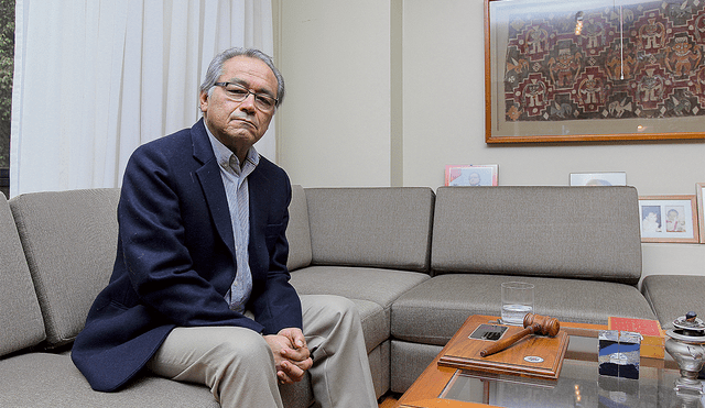 Walter Albán considera que Pedro Hernández "es un servidor más del Congreso". Foto: Antonio Melgarejo/La República