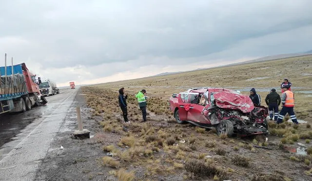 Trágico accidente de tránsito se registró en la carretera Arequipa-Puno. Foto: PNP