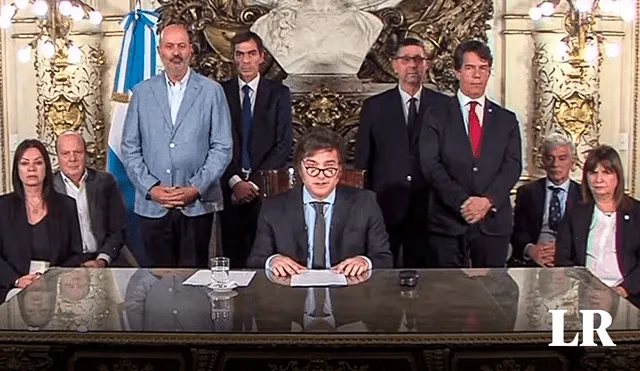 Milei anunció la reforma de más de 300 normas para sentar "las bases para la reconstrucción de la economía argentina”. Foto: Cadena nacional