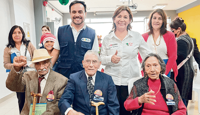 Pensionistas. Leoncio Bueno (100 años), Pedro Pinedo (102 años) y Emilia Lira (101 años) recibieron un reconocimiento. Foto: difusión