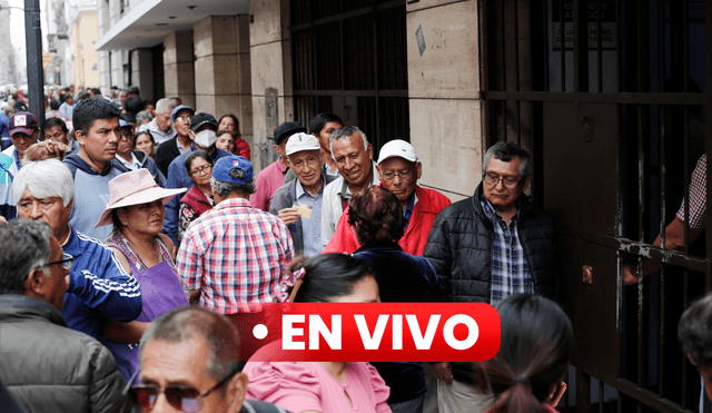 Fonavistas forman largas colas para recibir la devolución de sus aportes. Foto: Marco Cotrina/La República