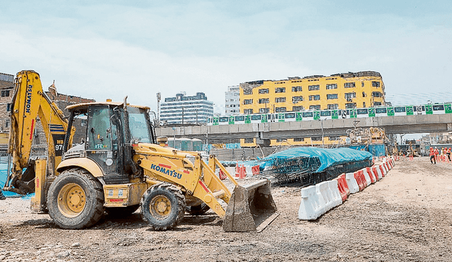 Alejados. La ubicación actual de la estación subterránea no permite la interconexión con los trenes de vía elevada y por ello se hará una nueva estación. Foto: Andina