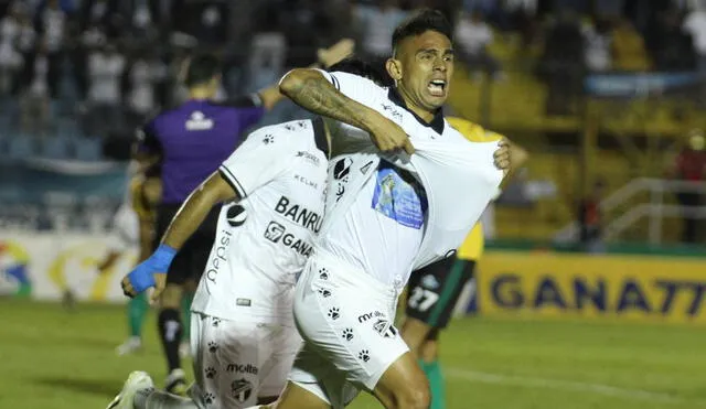 Comunicaciones logró su estrella 32 en el fútbol de Guatemala. Foto: Comunicaciones.