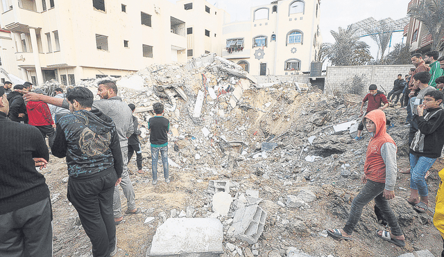 Estragos. Edificios destruidos en el campo de refugiados de Al Nusairat, en el sur de la Franja de Gaza. Foto: efe