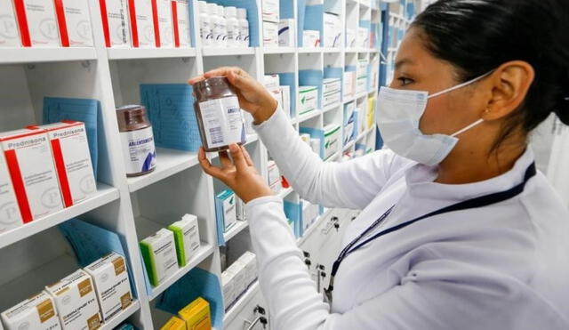 En las farmacias municipales, se ofrece medicamentos a bajo precio. Foto: La República