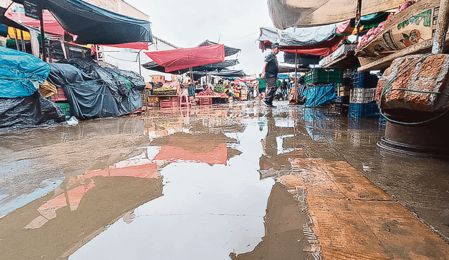 Empozamiento. Fuertes lluvias en Piura ocasionaron aniegos en las principales vías y distritos. Población pide acciones. Foto: difusión