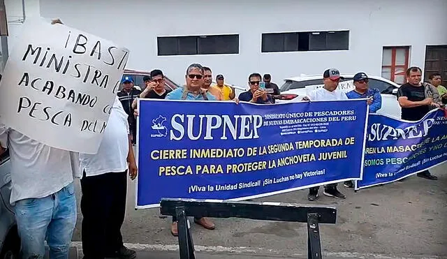 El 18 de diciembre, gremios protestaron a las afueras de Imarpe y Produce para solicitar el cierre de la segunda temporada de pesca de anchoveta. Foto: captura de video/Facebook