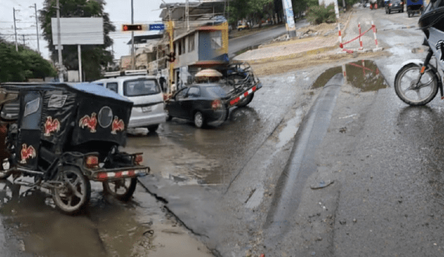 Vehículos podrían romper tuberias y provocar inundación en el casco urbano. Foto: Almendra Ruesta LR