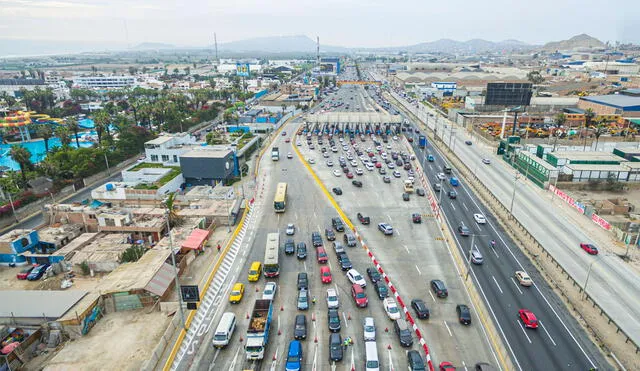 De manera regular, existen tres carriles con dirección al sur. Con el plan Verano 2024, solo habrá uno. Foto: Rutas de Lima
