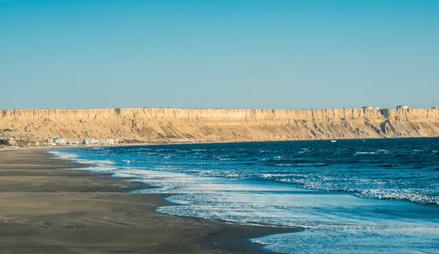 Aprende cómo revisar que playas son las más saludables en el Perú. Foto: Canva