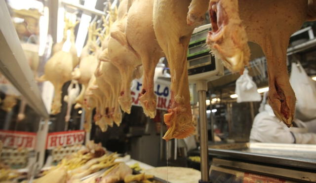 Algunos productos que más se incrementaron fueron el pollo y la carne. Foto: La República
