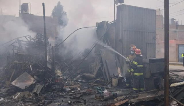 Incendio dejó pérdidas por más de 30.000 soles. Foto: RPP Noticias
