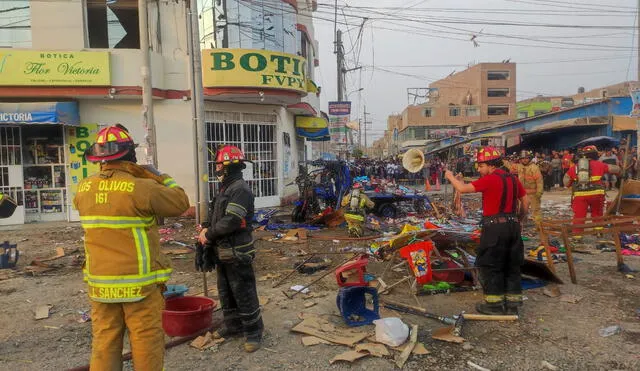 Incendio en San Martín de Porres dejó una persona herida. Foto: Miguel Calderón/La República