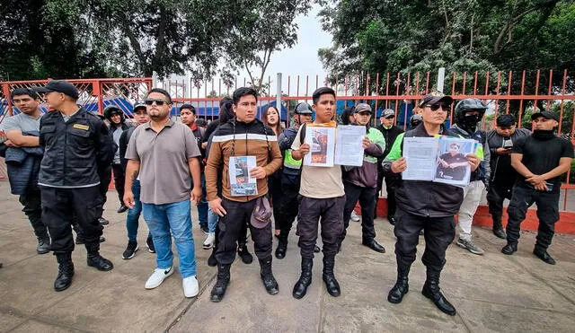 Serenos exigen el pronunciamiento del alcalde, quien prometió equiparlos con implementos de seguridad tras el asesinato de 2 trabajadores. Foto: Bella Alvites/La República.