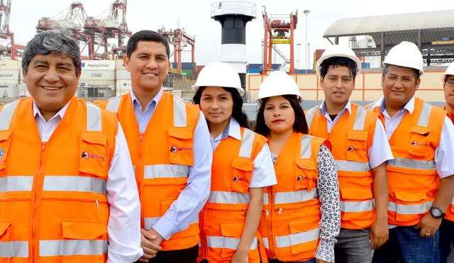 Un agente de aduanas desempeña un papel crucial en el proceso de importación y exportación de mercancías. Foto: Peruml.com