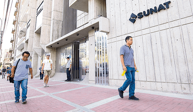 No levanta vuelo. Como consecuencia de una economía recesada, los ingresos del país no pintan azul desde hace 10 meses. Foto: difusión