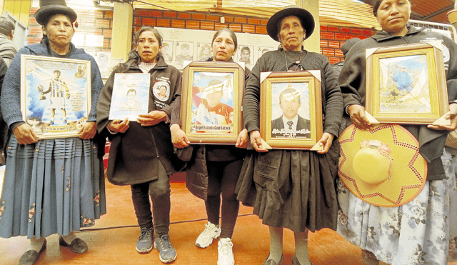 Sin consuelo. Familiares de  víctimas exigen que se sancione a toda la cadena de mando que  autorizó disparar contra los  fallecidos y heridos. Foto: Liubomir Fernández / La República