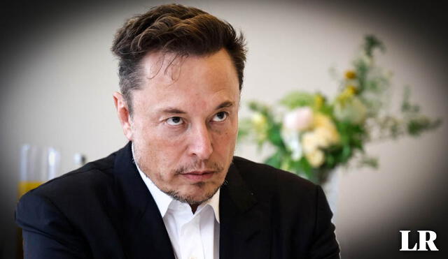 Elon Musk apareció en una oportunidad fumando marihuana durante una entrevista. Foto: composición LR/EFE