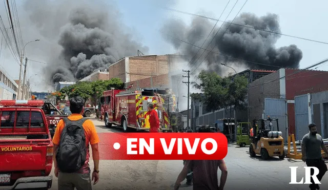 Incendio en el Cercado de Lima empezó a las 10.38 a. m. Foto: composición de Fabrizio Oviedo/La República