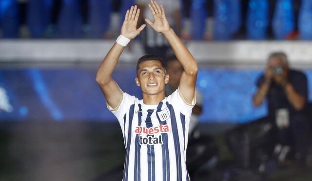 Kevin Serna fue escogido como el mejor jugador del partido de la Noche Blanquiazul. Foto: La República/Luis Jiménez