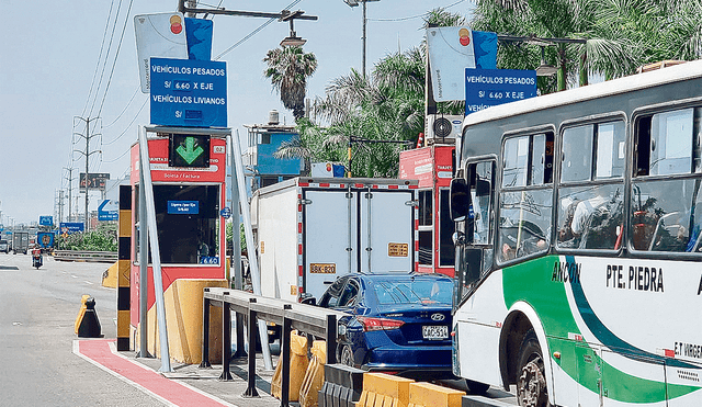 Afectados. Malestar de los conductores es general. Señalan que pagan por un servicio de mala calidad y sin una ruta alterna. Foto: La República