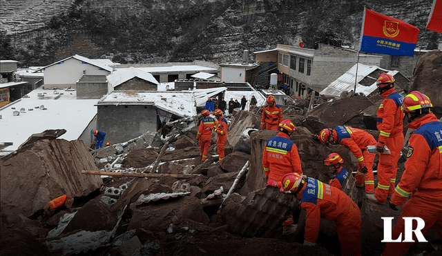 Más de 300 rescatistas han sido desplegados en la zona afectada. Foto: EFE.