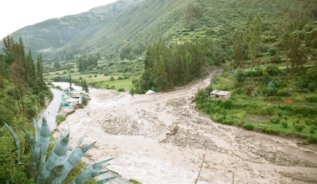 Apurímac. Caída de un huaico provocó el desborde del río Chalhuanca y afectó a familias. Foto: difusión