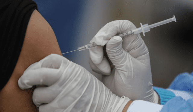 La vacuna se aplica en 13 dosis. Foto: Andina