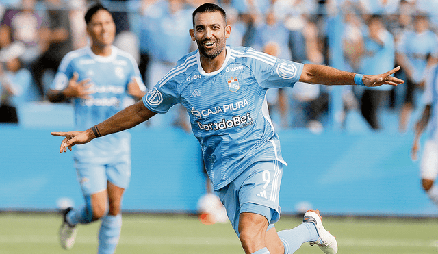 Destacado. Martín Cauteruccio fue el jugador del encuentro tras anotar un triplete en su primer partido oficial como jugador de Sporting Cristal. Foto: Luis Jiménez/La República