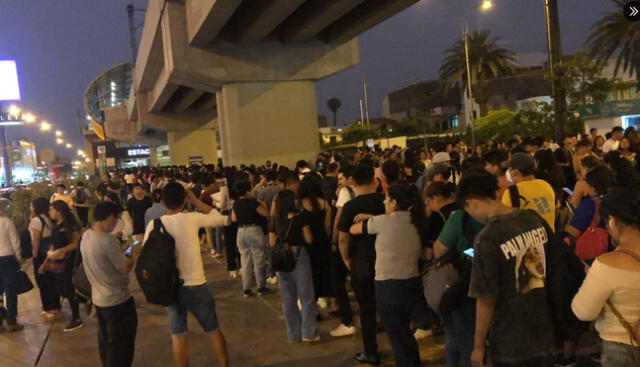 Largas colas en el Metro de Lima tras supensión del servicio en un tramo de la Línea 1. Foto: Twitter