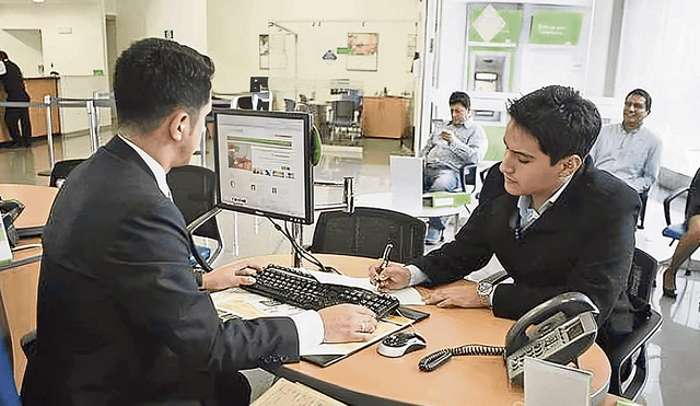 Impacto. En el último año, muchas tarjetas de crédito con líneas menores de S/2.000 fueron anuladas por los bancos para evitar riesgos, según experto. Foto: difusión