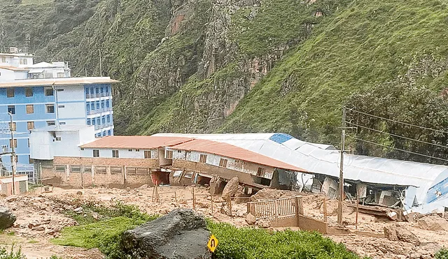Daños. Casas y locales resultaron afectados tras el paso de un huaico en Collpa, Huaral. Foto: difusión