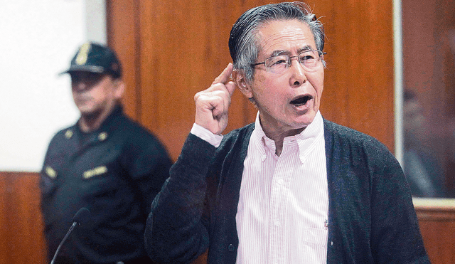 Alarma. Alberto Fujimori, condenado por los casos Barrios Altos y La Cantuta, podría favorecerse con esta iniciativa. Foto: archivo La República