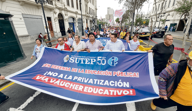 Protesta. Maestros volverán a las calles para exigir que el Gobierno cumpla con aumentos pactados. También exigen archivar ley que castiga ideas políticas. Foto: difusión