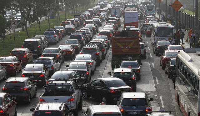 Lima es la quinta ciudad del mundo con el mayor caos vehicular. oto: Renato Pajuelo - LR