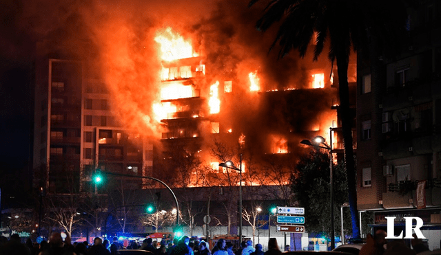 Las causas exactas del incendio se encuentran en investigación. Foto: Composición LR / Jazmin Ceras / AFP
