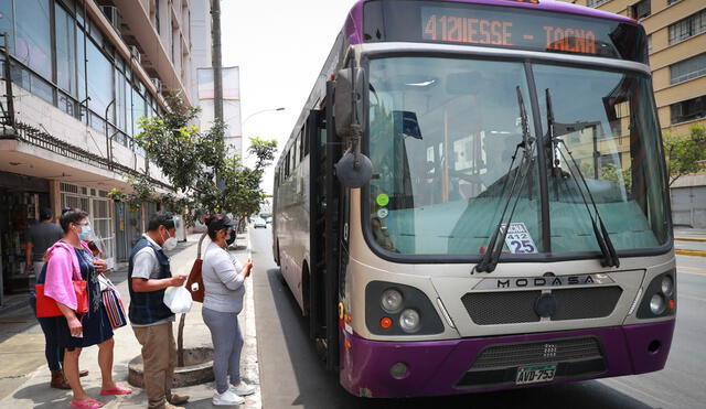 El Corredor Morado moviliza todos los días a más de 100.000 personas. Foto: Andina.