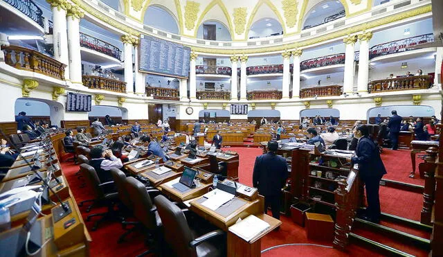 Fuerza Popular y Perú Libre votaron en bloque a favor del informe de la SAC. Foto: Congreso