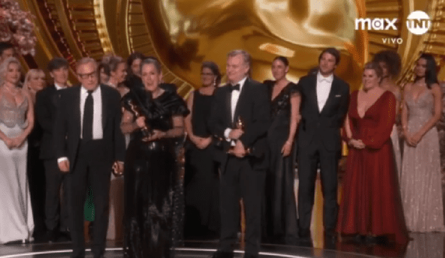 Emma Thomas, productora de ‘Oppenheimer’ y esposa de Christopher Nolan recibió la premiación a mejor película en los Oscar 2024. Foto: TNT