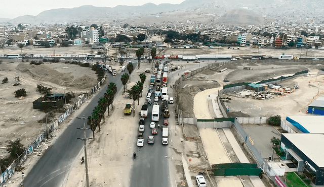 El tránsito en la Panamericana Norte es terrible. Urgen obras como el intercambio vial Canta Callao y definir una o dos rutas alternas al peaje de Chillón que afecta a tres distritos. Foto: difusión