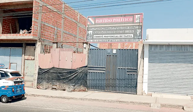 Frágil. Local del partido de Antauro Humala en Tacna es un terreno mal cercado con letrero de la organización. Foto: difusión