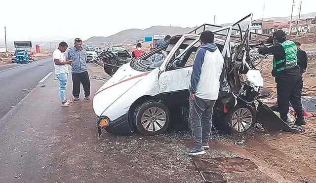 Panamericana Norte. El vehículo donde viajaban las víctimas quedó totalmente destrozado. Fuente: difusión.