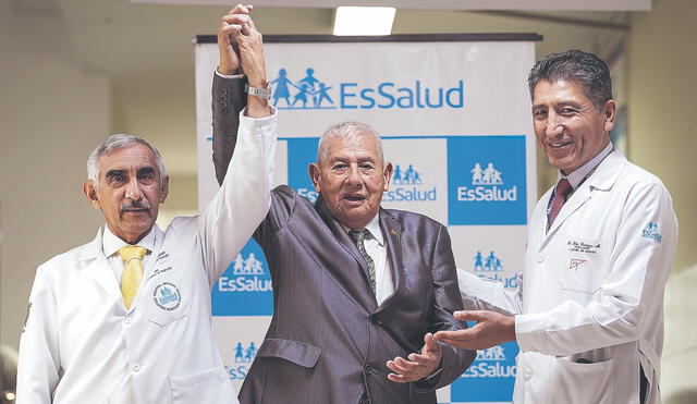 Feliz. Luis Espinoza tiene 80 años. Cuando tenía 56, se convirtió en el primer paciente en recibir un trasplante de hígado. Como él, muchos esperan un milagro. Foto: difusión