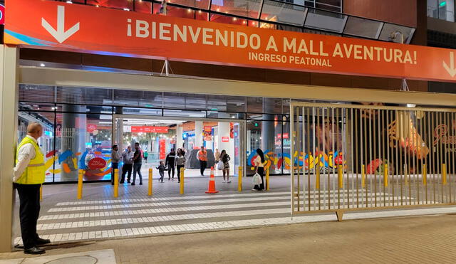 Mall de SJL permaneció clausurado desde la noche del viernes 22 de marzo. Foto:  Miguel Calderón/La República