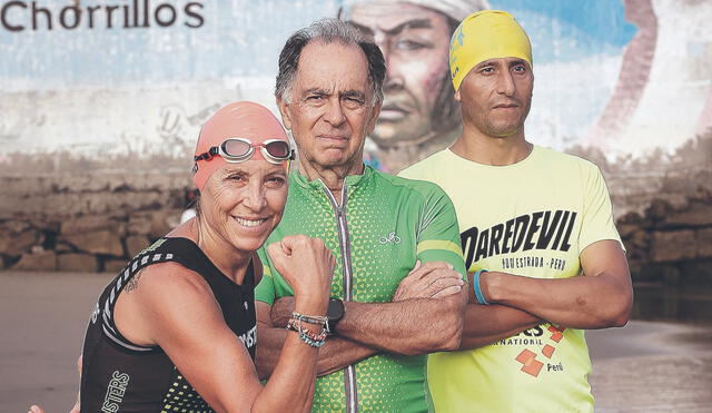 Superhéroes. Giuliana Fatule, Augusto Rey y Hugo Estrada en la playa Pescadores de Chorrillos. Foto: difusión