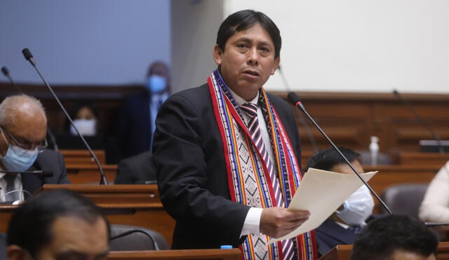 Paul Gutiérrez justificó el intento de quitarle la pensión a su hija porque no le gustaba su nombre. Foto: Congreso