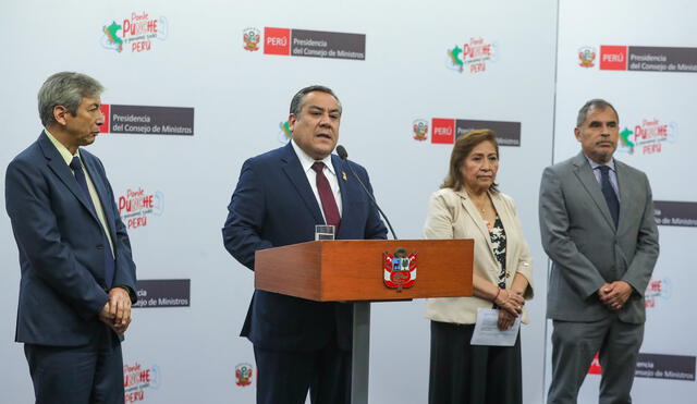El presidente de la PCM, Gustavo Adrianzén, estuvo junto con los ministros de Economía, Turismo y de la Producción. Foto: PCM