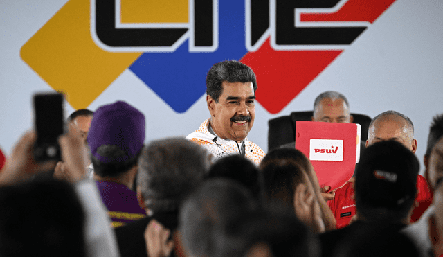 Si el chavismo gana las elecciones en julio, sumaría 30 años en el poder. Foto: AFP